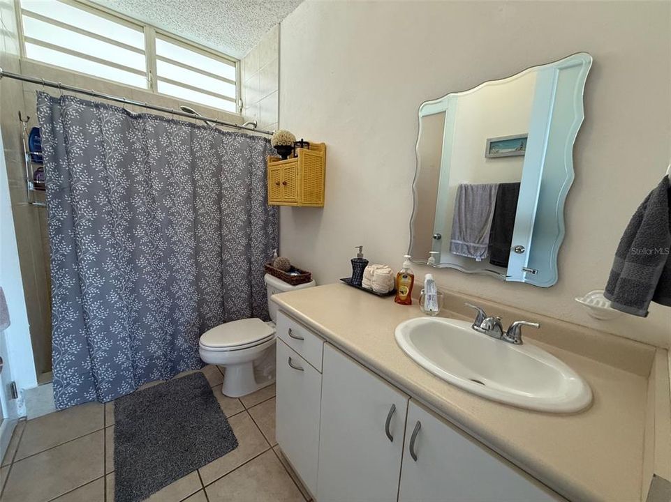 For Rent: $1,500 (1 beds, 1 baths, 671 Square Feet)