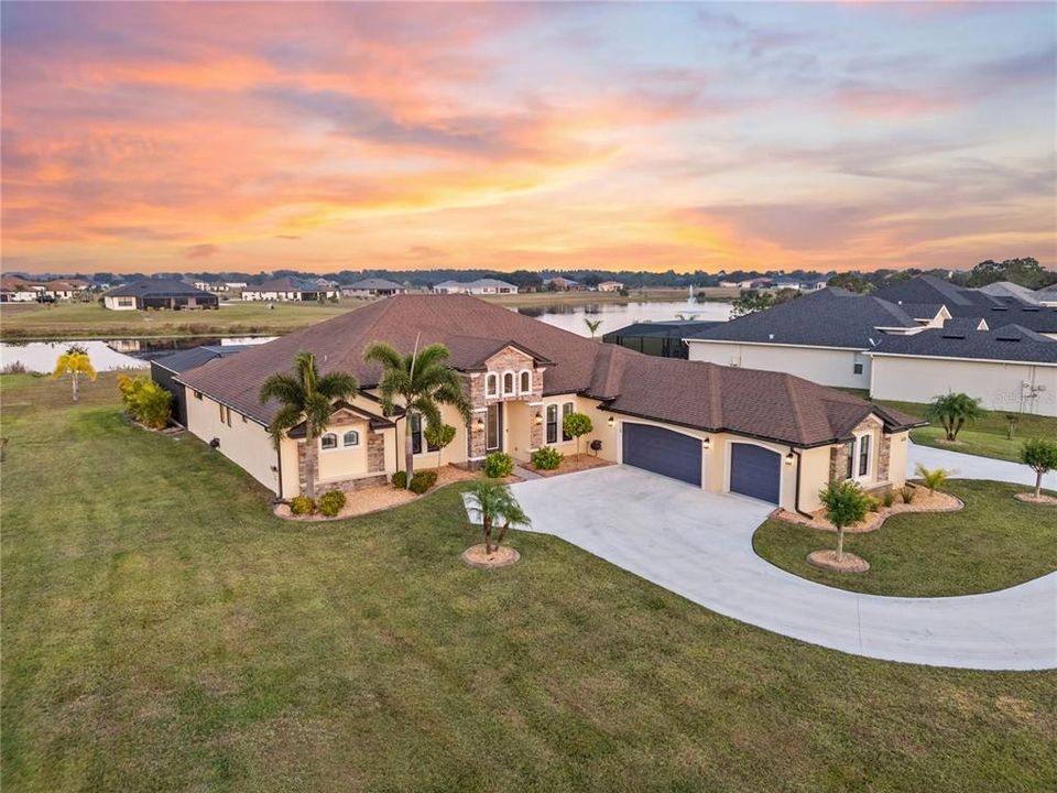 For Sale: $975,000 (4 beds, 4 baths, 3158 Square Feet)