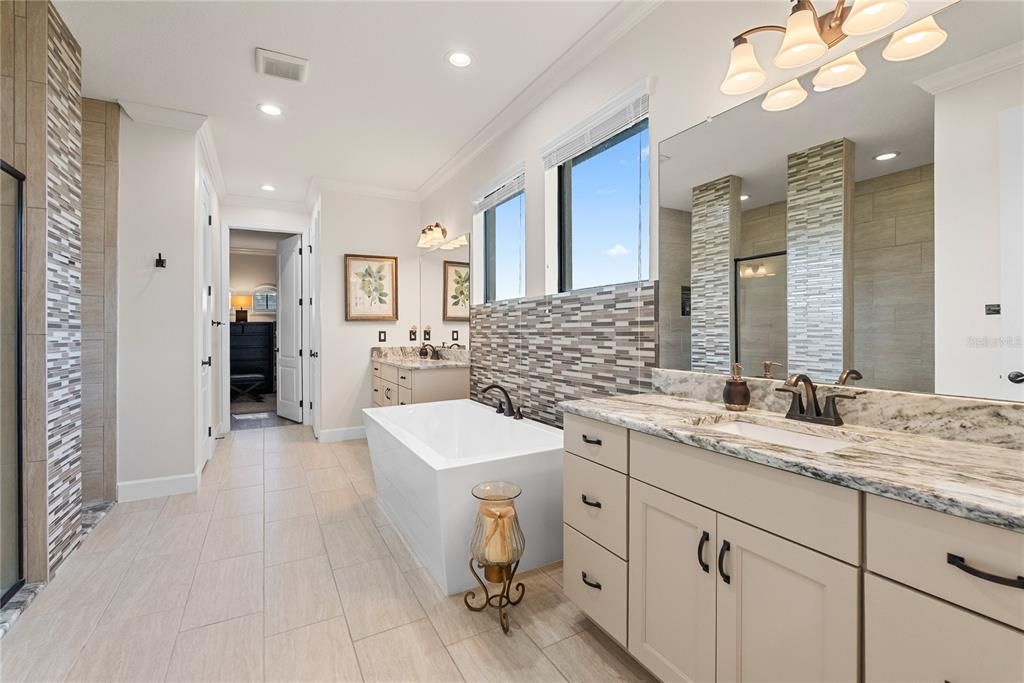 For Sale: $975,000 (4 beds, 4 baths, 3158 Square Feet)