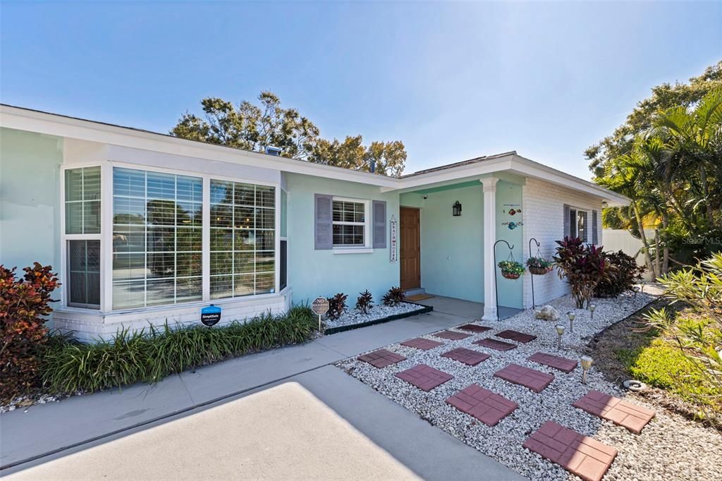 For Sale: $625,000 (3 beds, 2 baths, 1607 Square Feet)