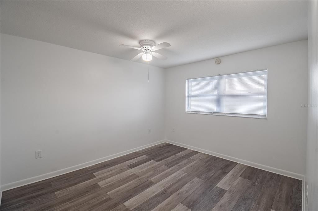 For Sale: $135,000 (2 beds, 1 baths, 840 Square Feet)