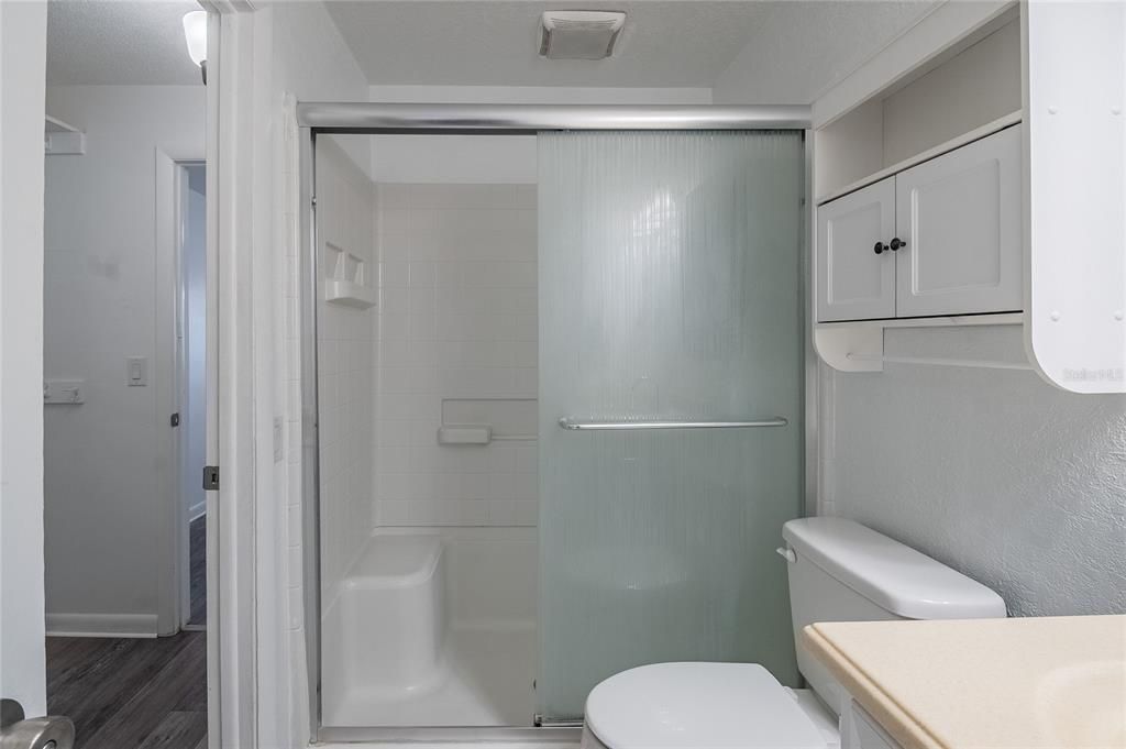 For Sale: $135,000 (2 beds, 1 baths, 840 Square Feet)