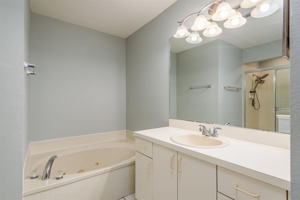 For Sale: $300,000 (3 beds, 2 baths, 1435 Square Feet)