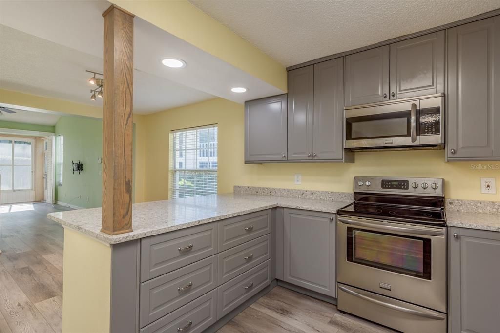 For Sale: $300,000 (3 beds, 2 baths, 1435 Square Feet)