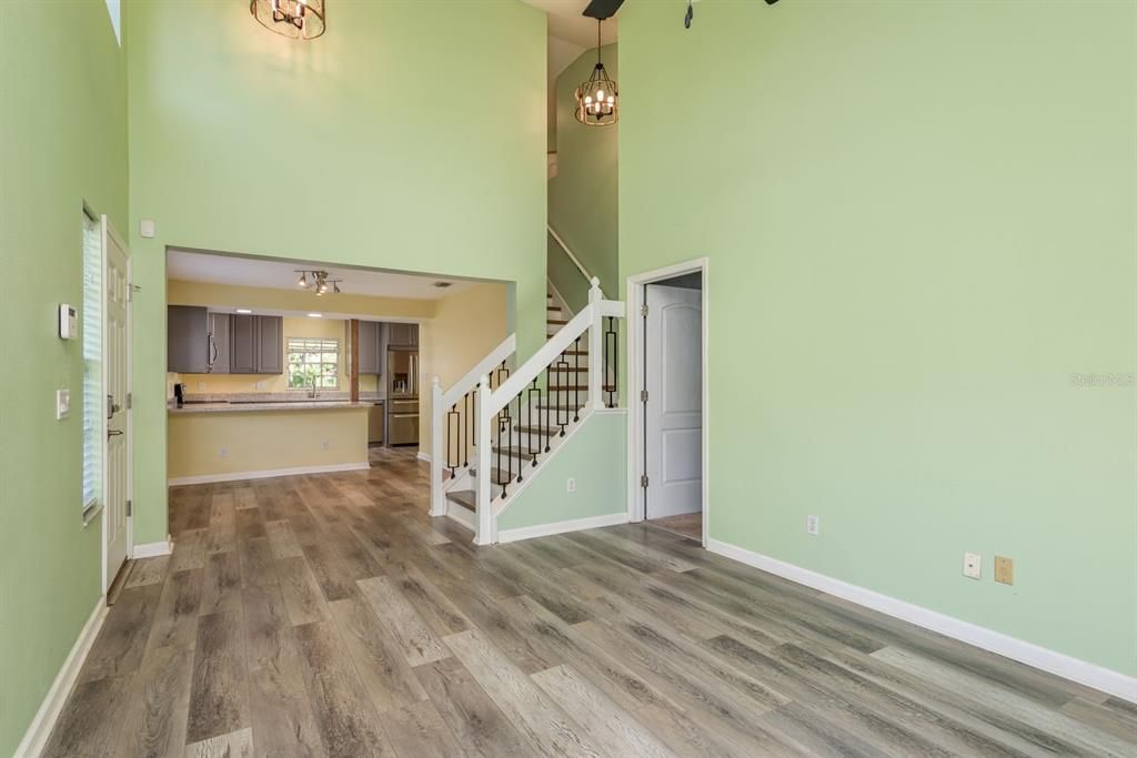 For Sale: $300,000 (3 beds, 2 baths, 1435 Square Feet)