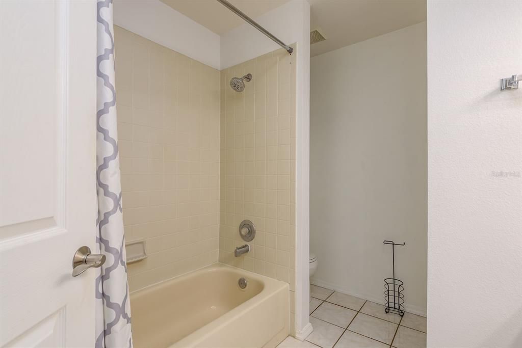 For Sale: $300,000 (3 beds, 2 baths, 1435 Square Feet)