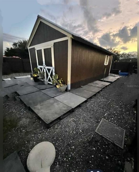 待售: $100,000 (0.09 acres)