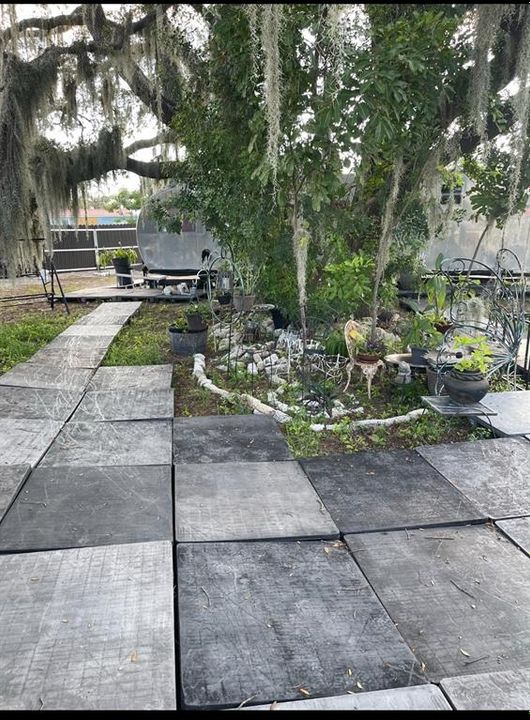 待售: $100,000 (0.09 acres)