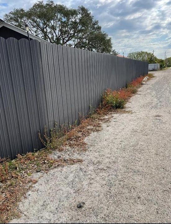 待售: $100,000 (0.09 acres)