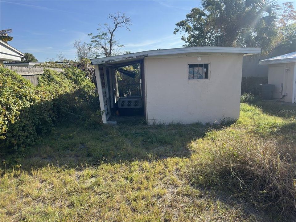 待售: $99,999 (2 贝兹, 1 浴室, 708 平方英尺)