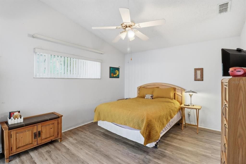 待售: $255,000 (2 贝兹, 2 浴室, 1548 平方英尺)