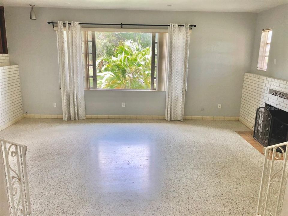 В аренду: $2,500 (2 спален, 2 ванн, 1409 Квадратных фут)