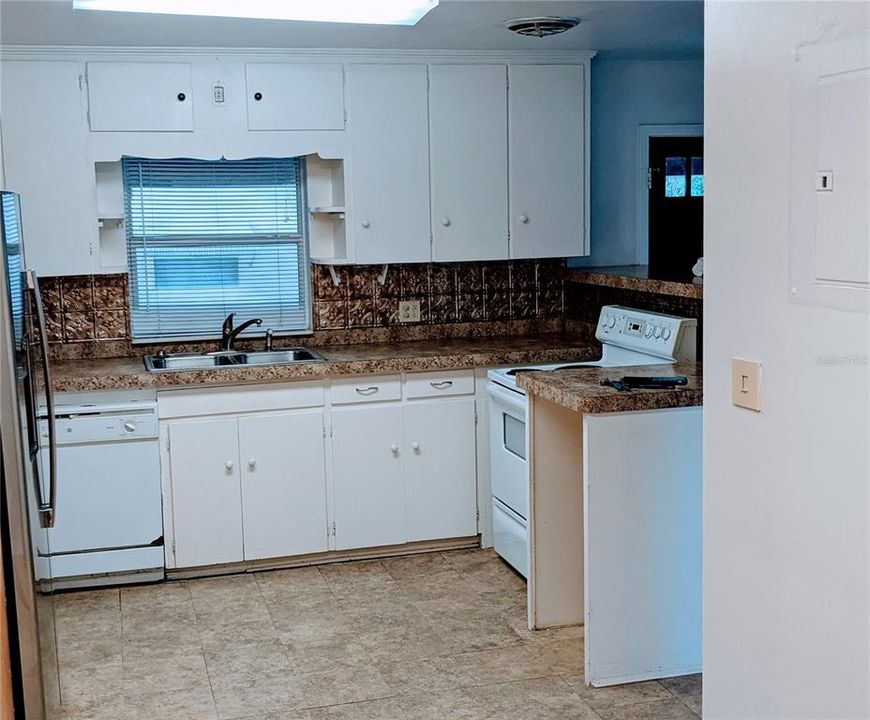 В аренду: $2,500 (2 спален, 2 ванн, 1409 Квадратных фут)