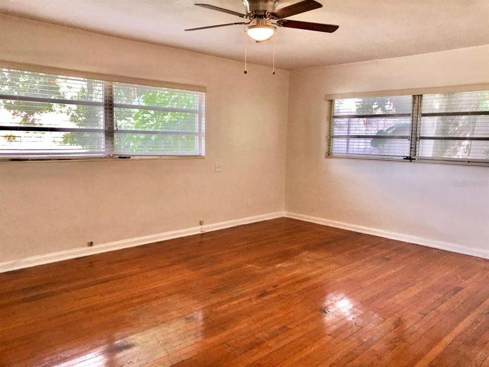 В аренду: $2,500 (2 спален, 2 ванн, 1409 Квадратных фут)