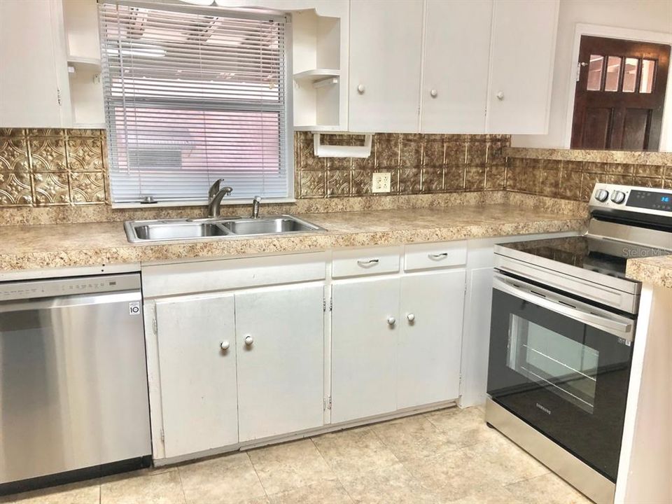 В аренду: $2,500 (2 спален, 2 ванн, 1409 Квадратных фут)