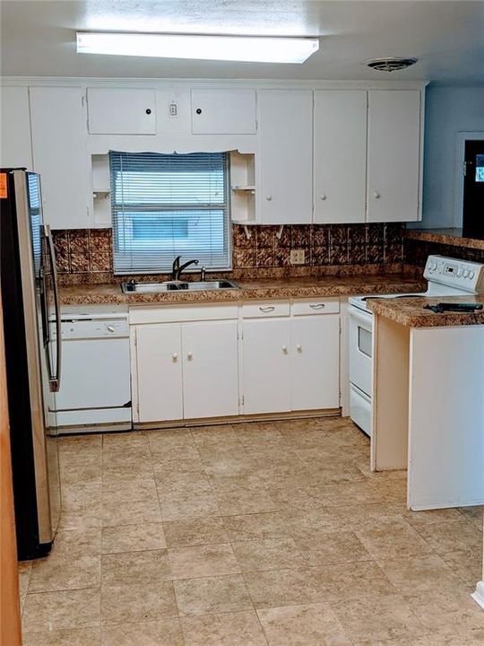 В аренду: $2,500 (2 спален, 2 ванн, 1409 Квадратных фут)