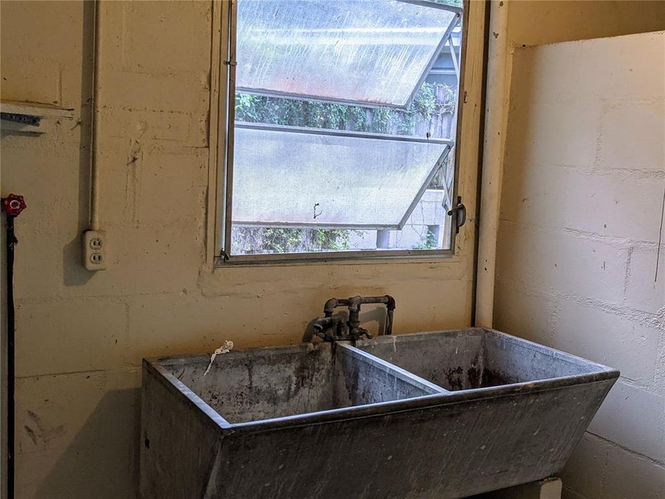 В аренду: $2,500 (2 спален, 2 ванн, 1409 Квадратных фут)