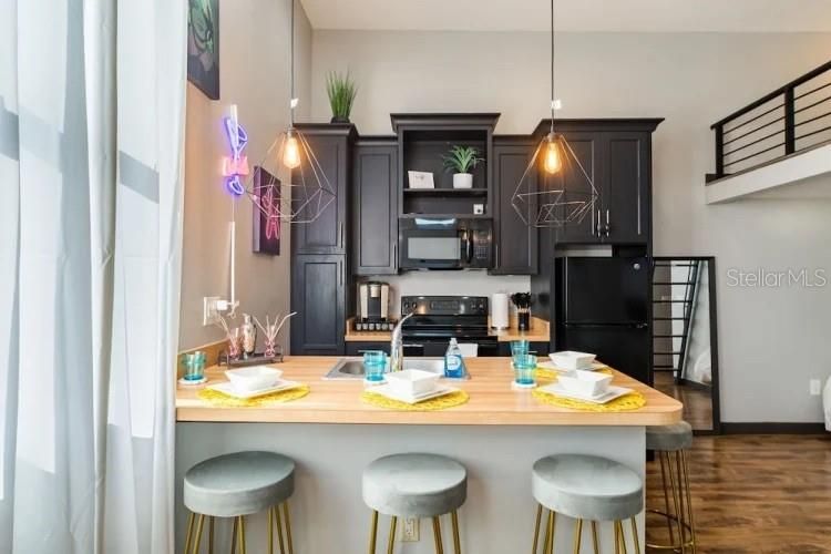 В аренду: $1,649 (0 спален, 1 ванн, 527 Квадратных фут)