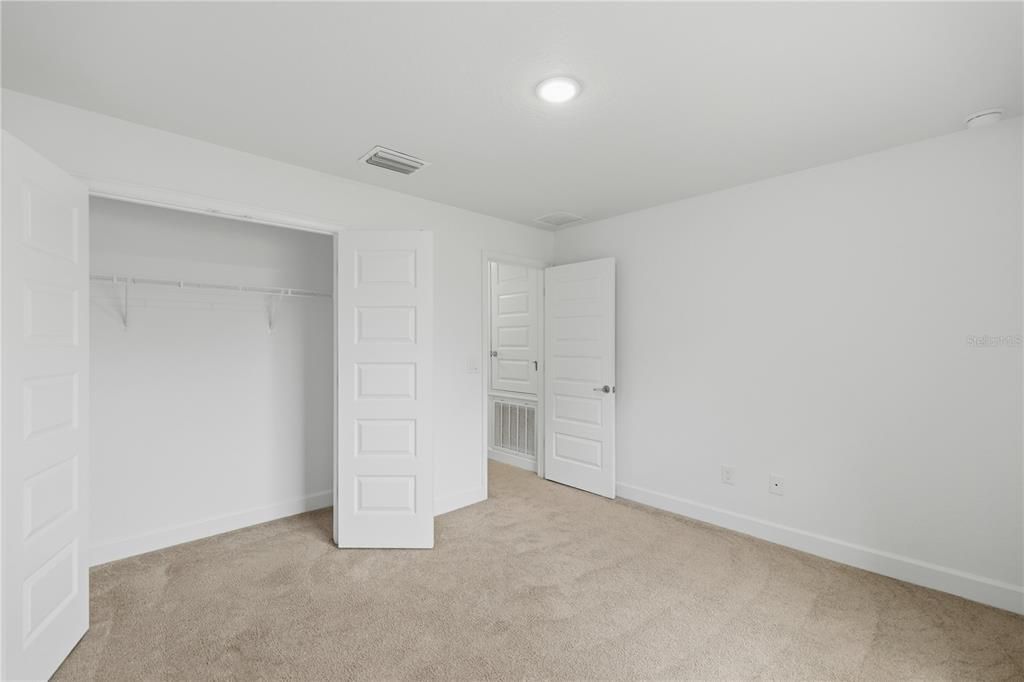 Под контрактом: $265,000 (4 спален, 2 ванн, 1754 Квадратных фут)