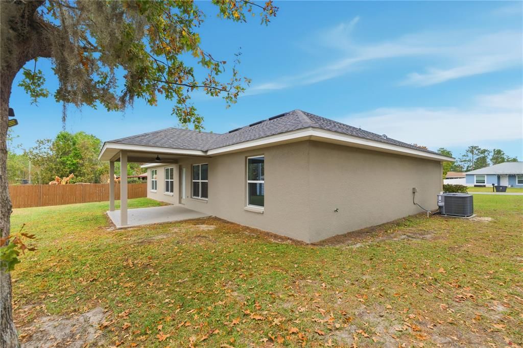 Под контрактом: $265,000 (4 спален, 2 ванн, 1754 Квадратных фут)