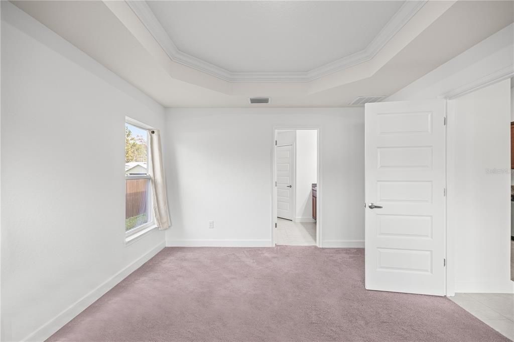 Под контрактом: $265,000 (4 спален, 2 ванн, 1754 Квадратных фут)