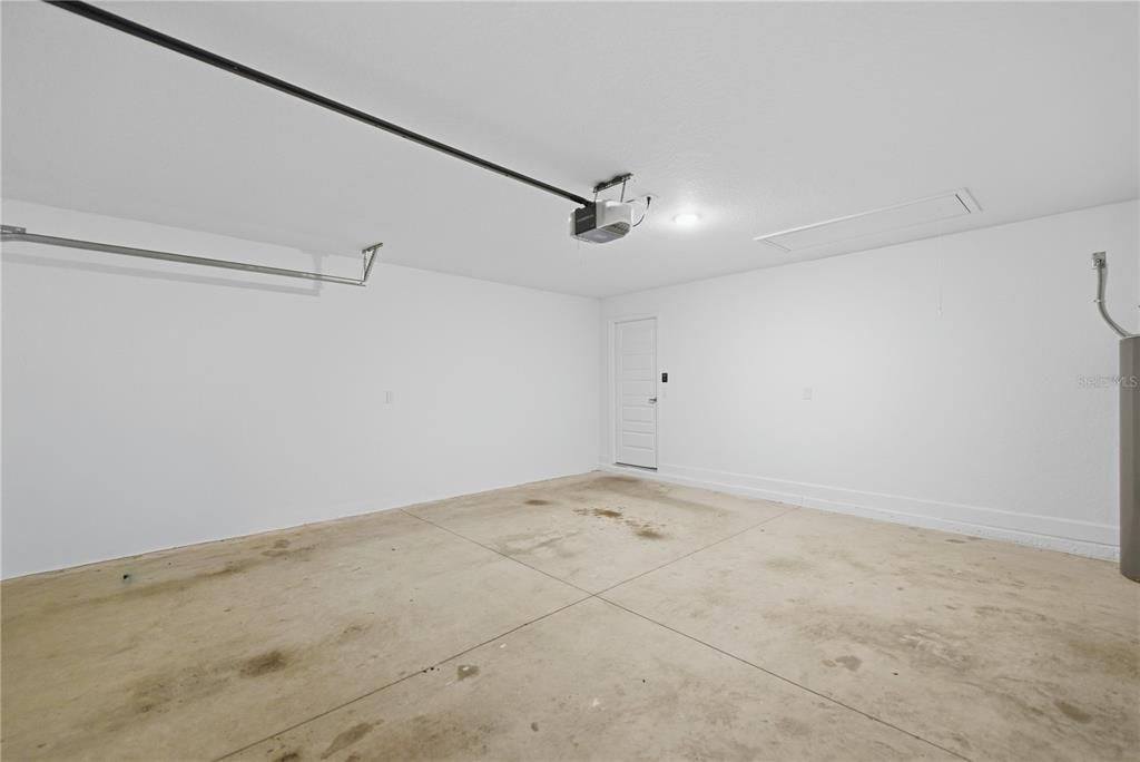 Под контрактом: $265,000 (4 спален, 2 ванн, 1754 Квадратных фут)