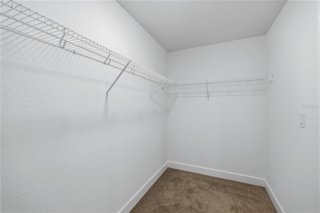 Под контрактом: $265,000 (4 спален, 2 ванн, 1754 Квадратных фут)