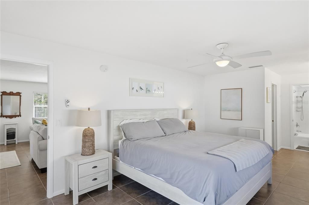 For Sale: $824,900 (2 beds, 2 baths, 1080 Square Feet)