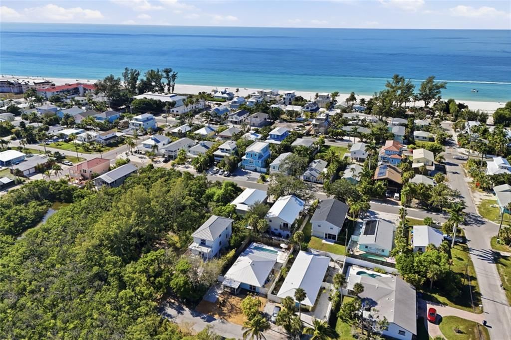 For Sale: $824,900 (2 beds, 2 baths, 1080 Square Feet)