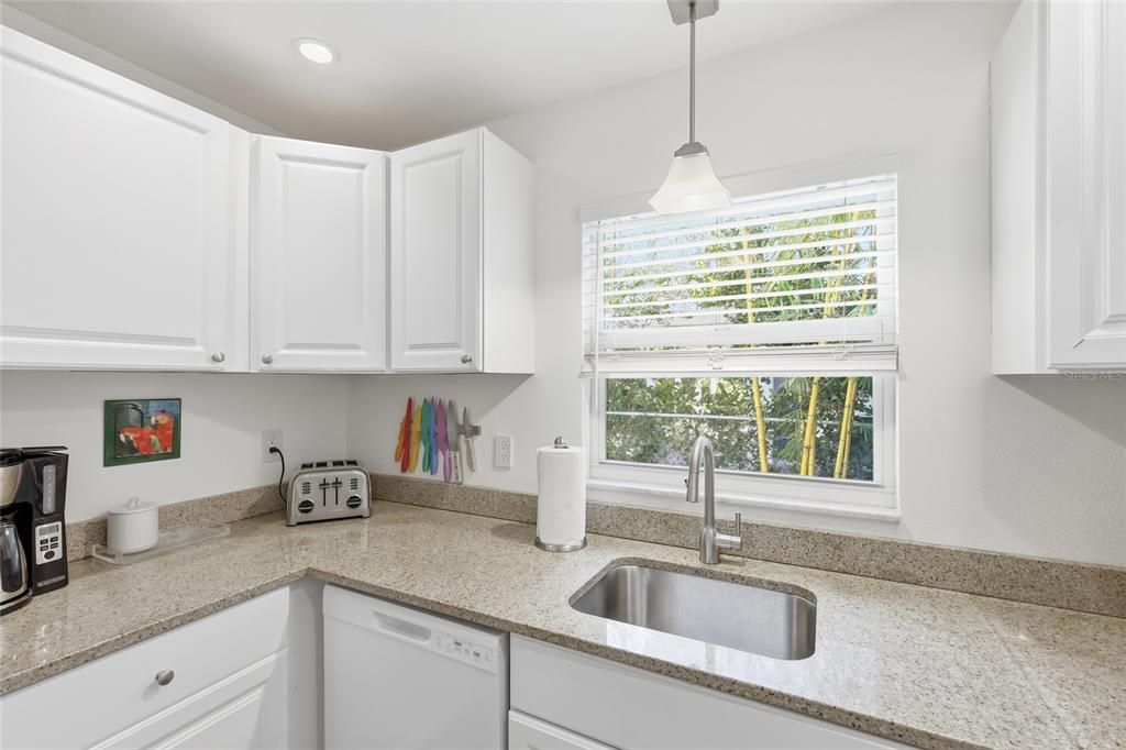 For Sale: $824,900 (2 beds, 2 baths, 1080 Square Feet)