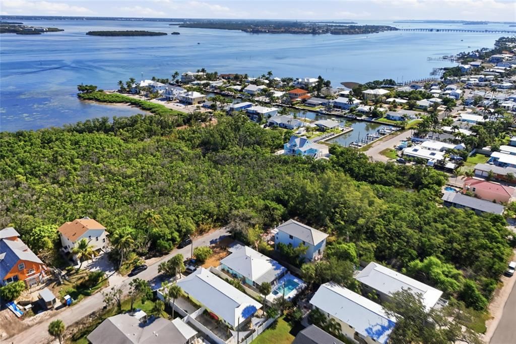 For Sale: $824,900 (2 beds, 2 baths, 1080 Square Feet)