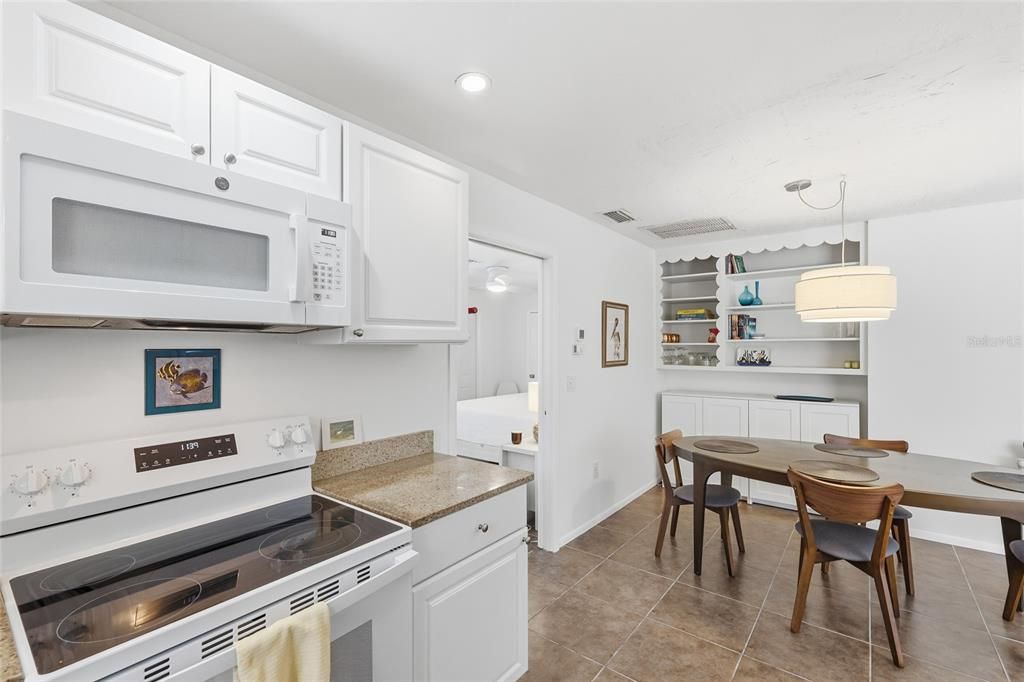 For Sale: $824,900 (2 beds, 2 baths, 1080 Square Feet)