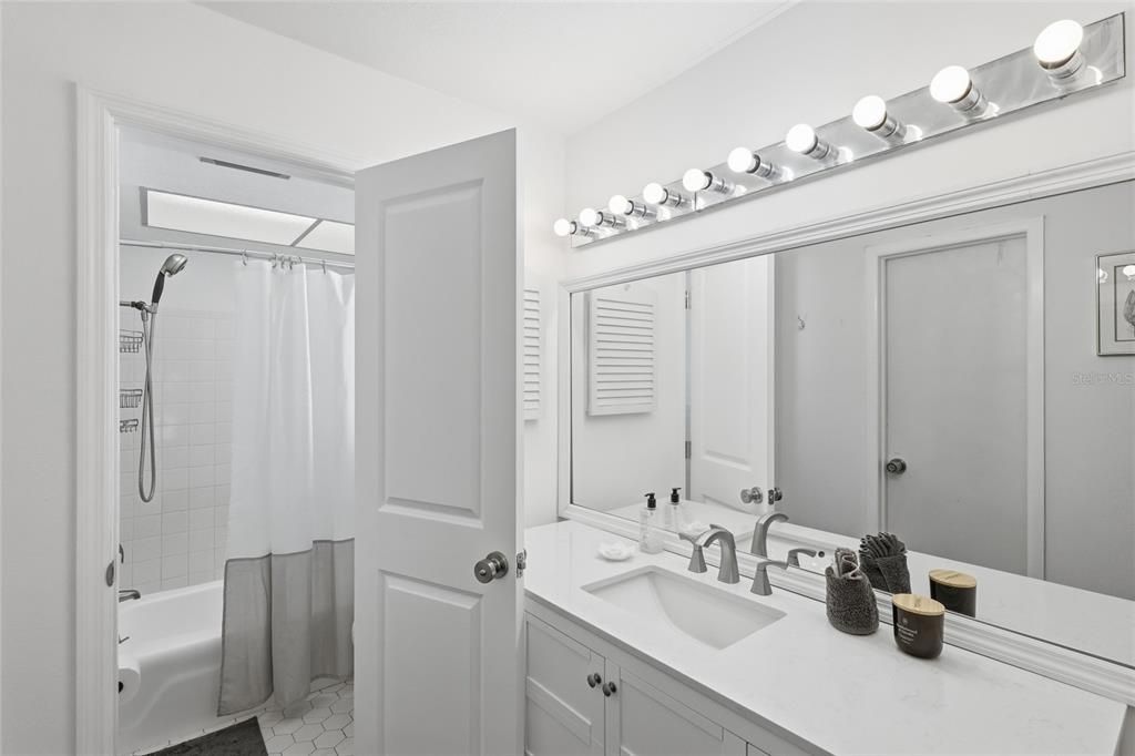 For Sale: $824,900 (2 beds, 2 baths, 1080 Square Feet)