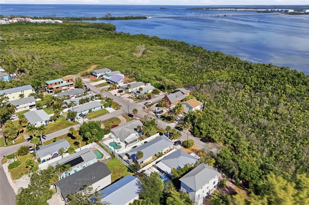 For Sale: $824,900 (2 beds, 2 baths, 1080 Square Feet)