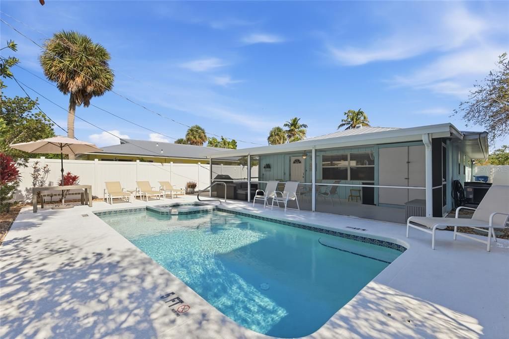 For Sale: $824,900 (2 beds, 2 baths, 1080 Square Feet)