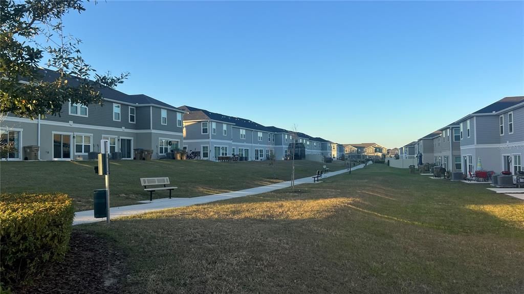 出租: $2,400 (3 贝兹, 2 浴室, 1687 平方英尺)