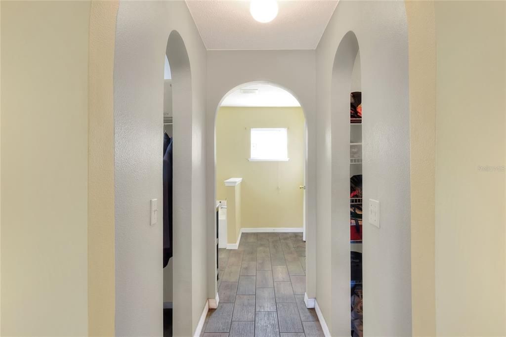 待售: $295,000 (4 贝兹, 2 浴室, 2108 平方英尺)