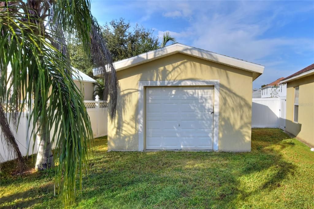 待售: $295,000 (4 贝兹, 2 浴室, 2108 平方英尺)