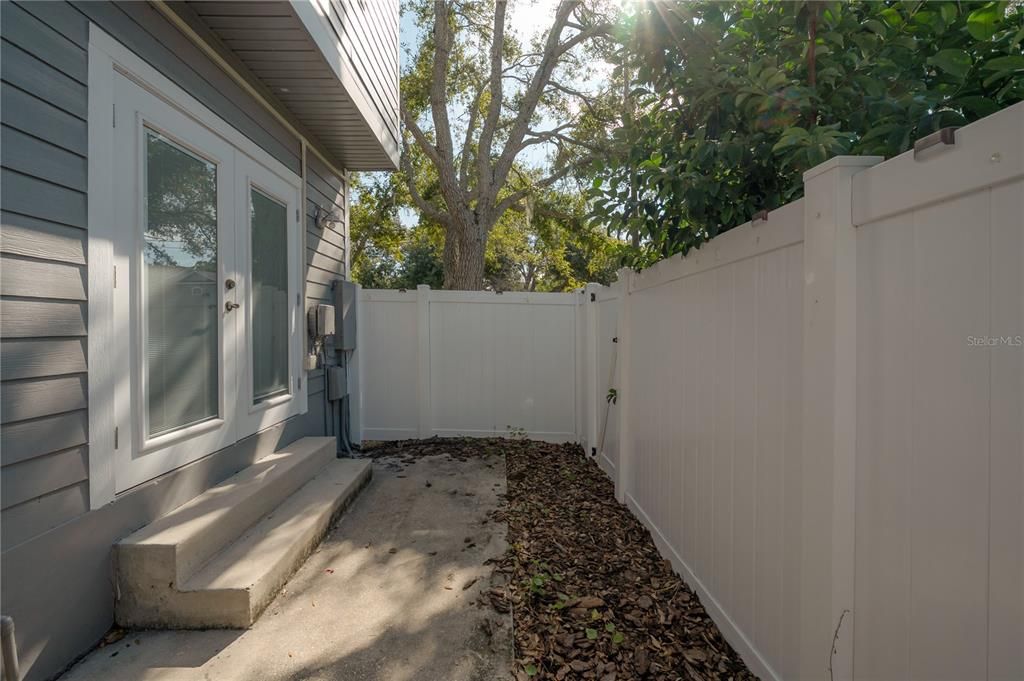 For Sale: $310,000 (2 beds, 2 baths, 1292 Square Feet)