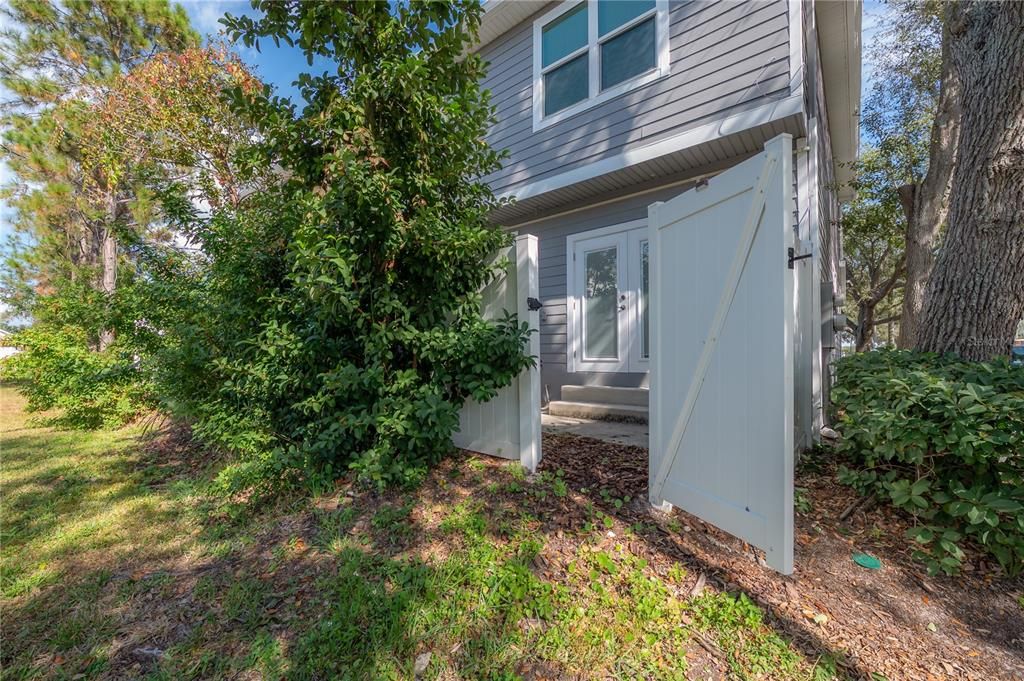 For Sale: $310,000 (2 beds, 2 baths, 1292 Square Feet)