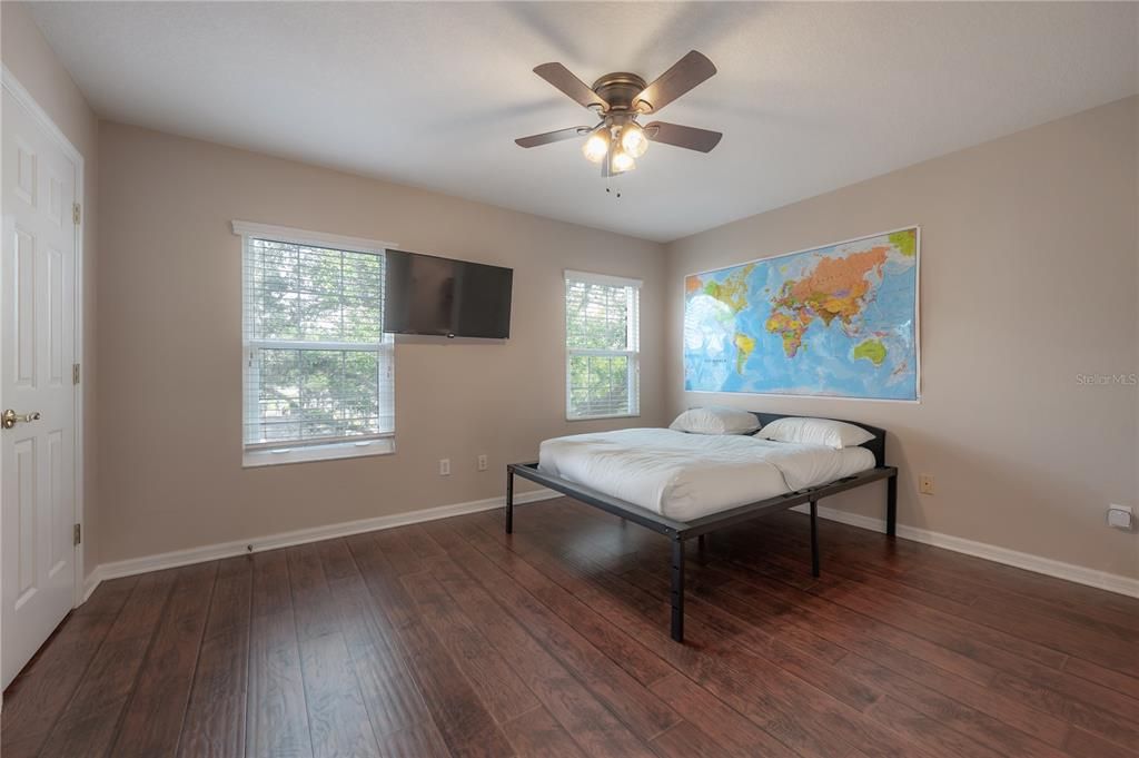 For Sale: $310,000 (2 beds, 2 baths, 1292 Square Feet)