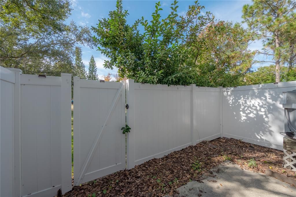 For Sale: $310,000 (2 beds, 2 baths, 1292 Square Feet)