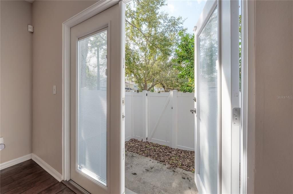 For Sale: $310,000 (2 beds, 2 baths, 1292 Square Feet)