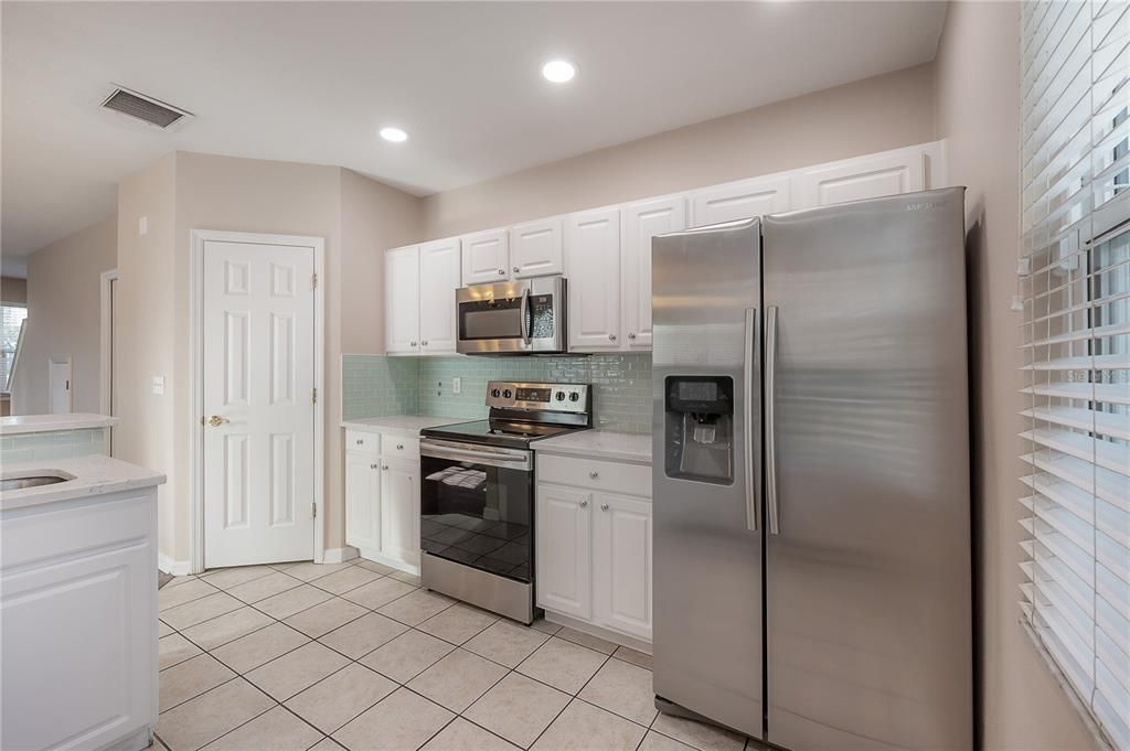 For Sale: $310,000 (2 beds, 2 baths, 1292 Square Feet)