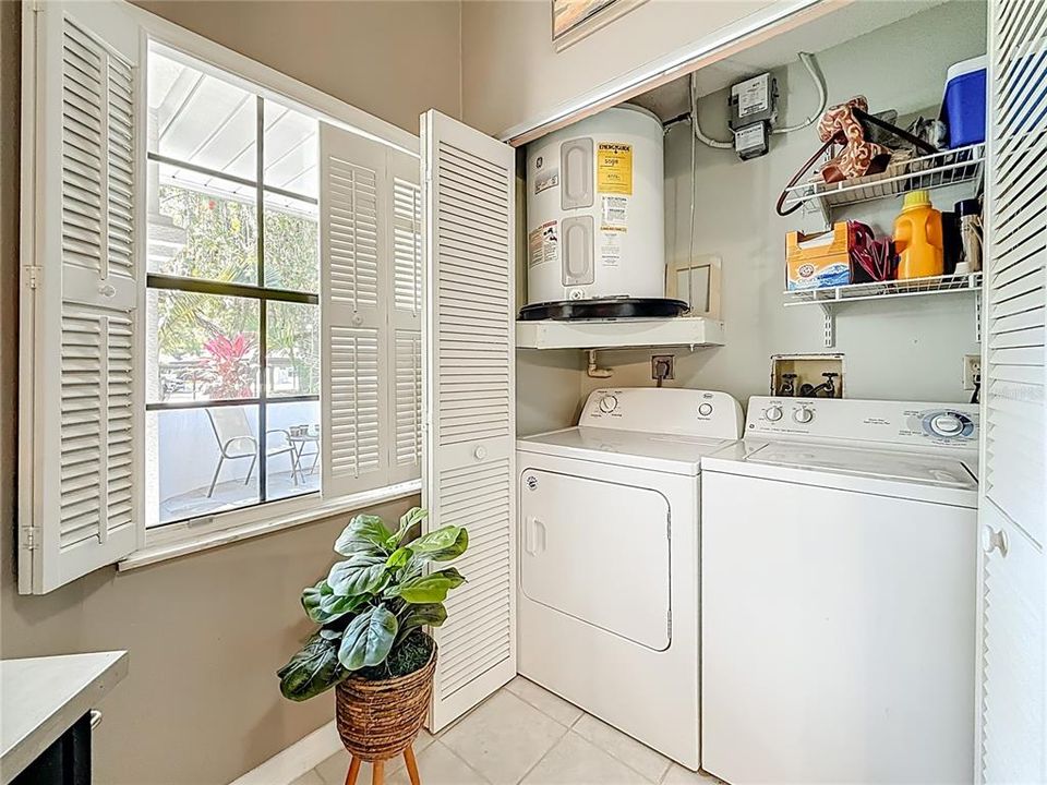 For Sale: $315,000 (2 beds, 2 baths, 1197 Square Feet)