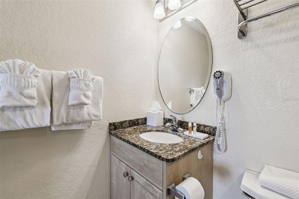 待售: $715,000 (2 贝兹, 2 浴室, 870 平方英尺)