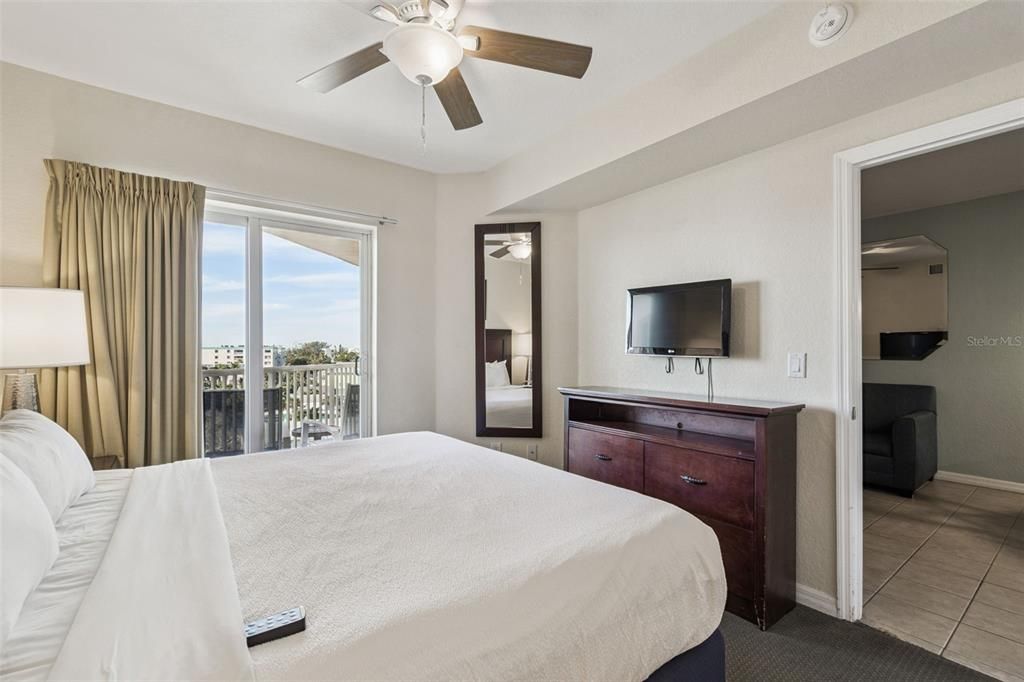 待售: $715,000 (2 贝兹, 2 浴室, 870 平方英尺)