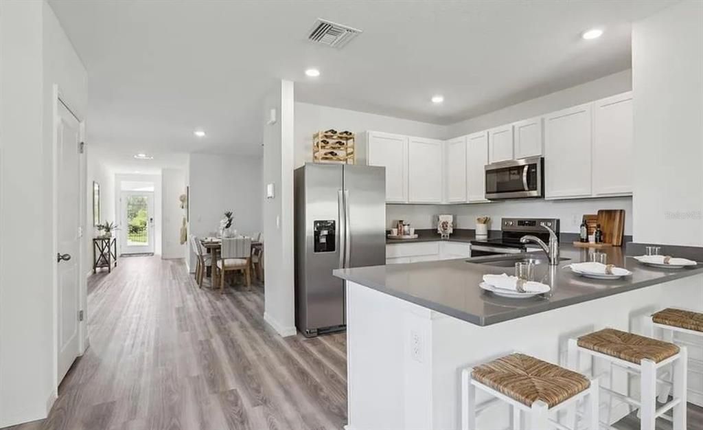 For Rent: $2,250 (3 beds, 2 baths, 1560 Square Feet)