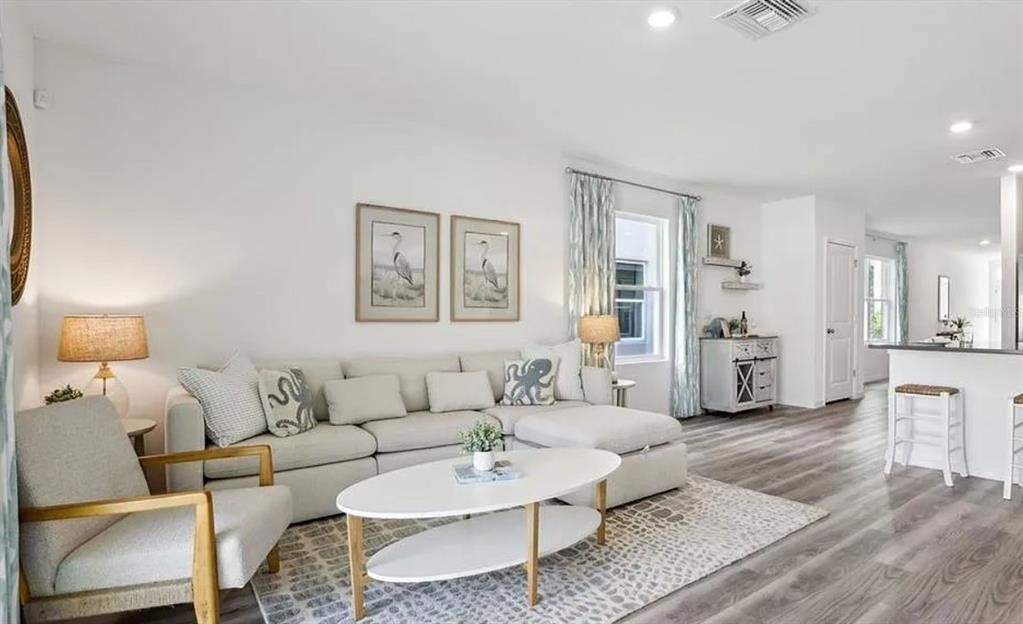 For Rent: $2,250 (3 beds, 2 baths, 1560 Square Feet)