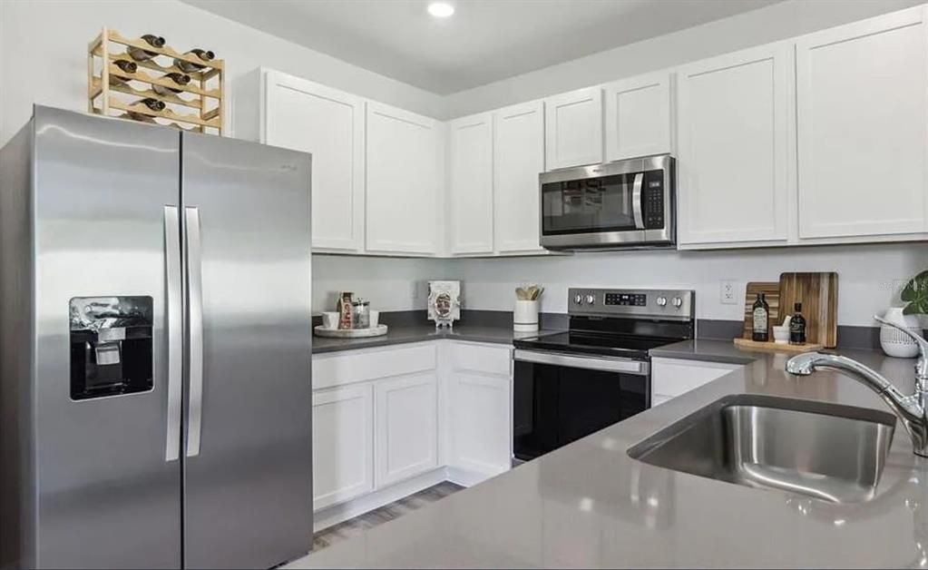 For Rent: $2,250 (3 beds, 2 baths, 1560 Square Feet)